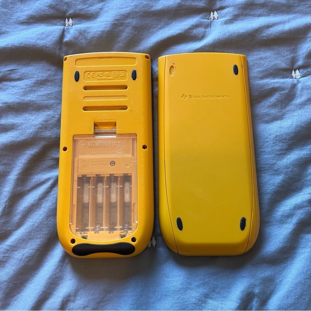 Texas‎ Instruments TI-84 Plus Graphing Calculator - Picture 4 of 4